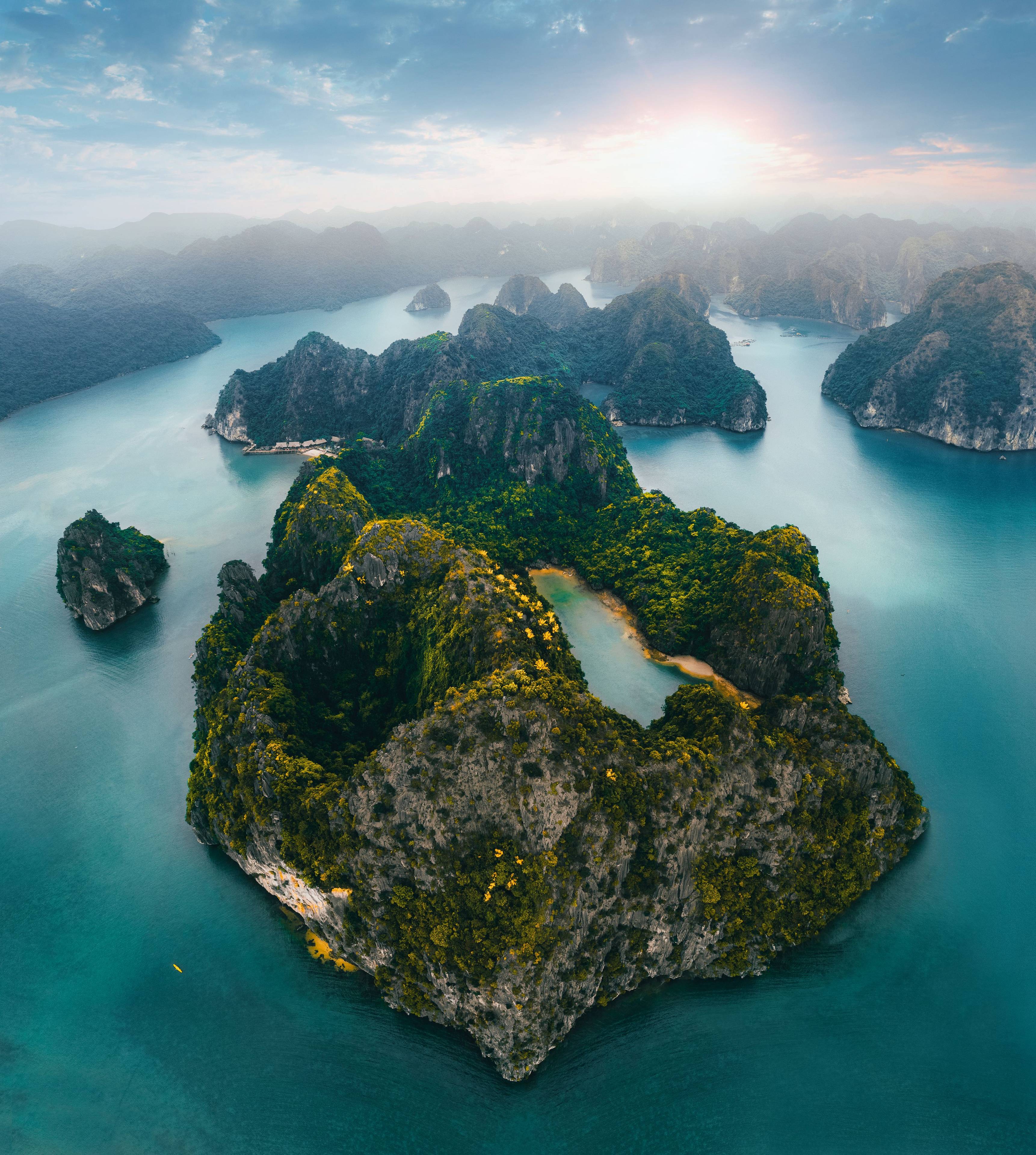 Vietnam tour packages - Vinayak Holidays